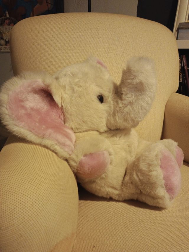 Elefante de peluche