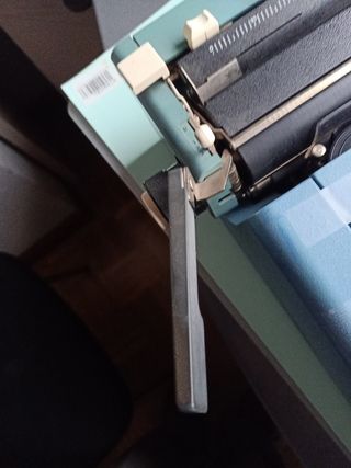 Máquina escribir OLIVETTI STUDIO 46.