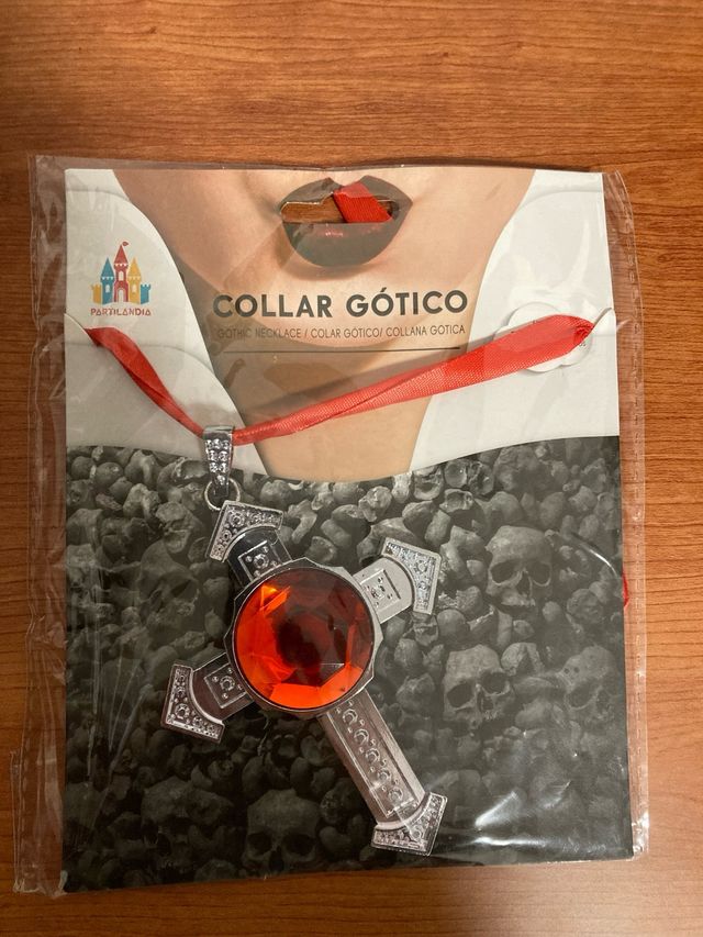 collar gotico cruz