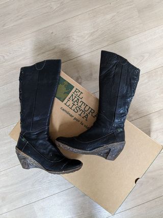 Botas negras piel n38 El Naturalista 
