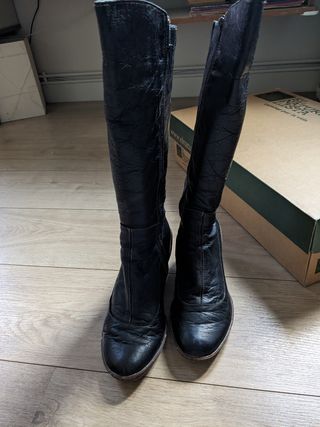 Botas negras piel n38 El Naturalista 