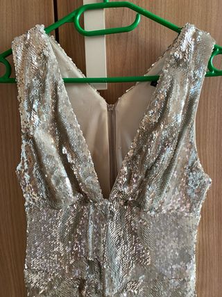 Vestido corto plateado lentejuelas Zara