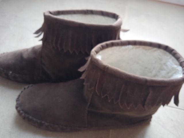 Zapatillas botas piel