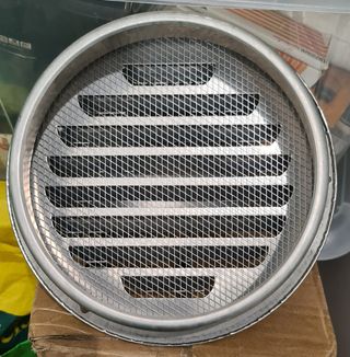 Rejilla de extracción de humos y ventilación