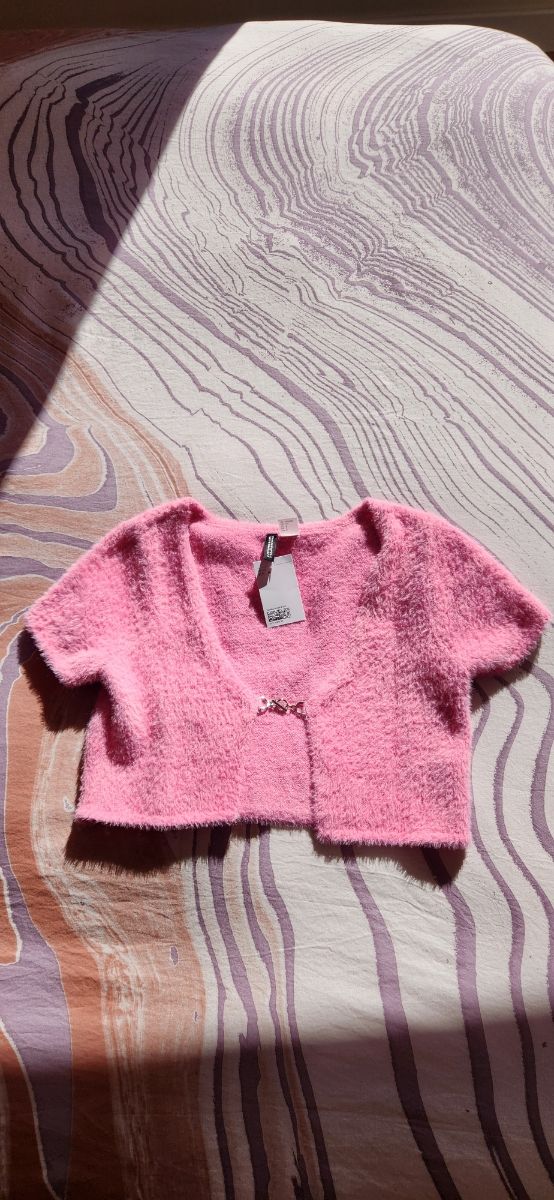Top crop peludito rosa H&M S
