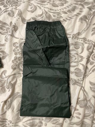 Pantalon impermeable nuevo