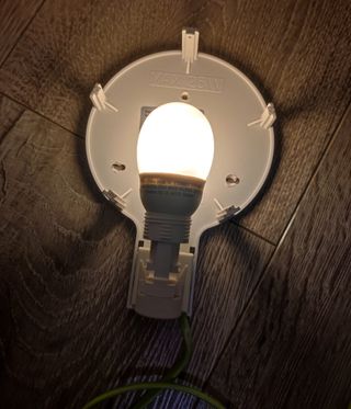 Lampara flor pared Ikea