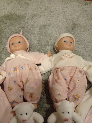 Muñecos pareja de gemelos