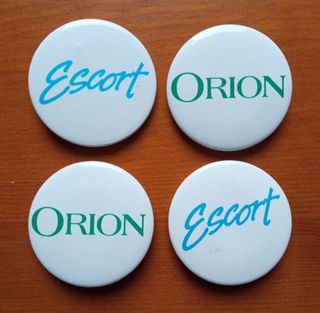 Medalla honor, pines y chapas variados