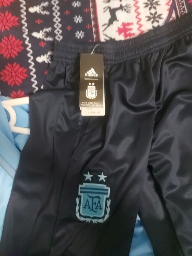 Chandal adidas de Argentina con etiqueta