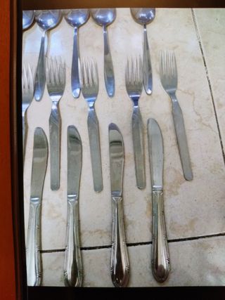 Lote 6 cucharas,6 cuchillos,6 cubiertos