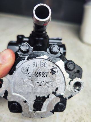 BOMBA HIDRAULICA DE LA DIRECCION