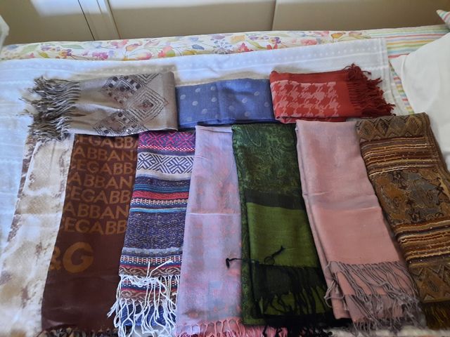 Lote de pañuelos y bufandas 