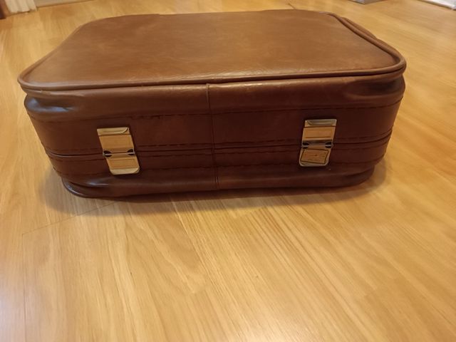 maleta piel antigua colección