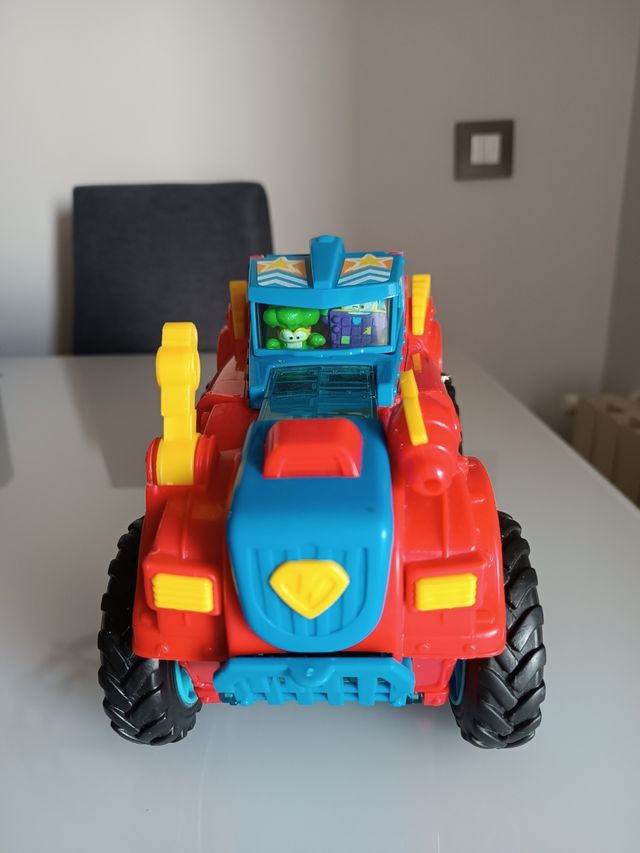 Coche superthings Monster