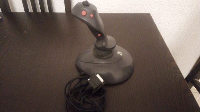 Joystick Trust para PC RETRO