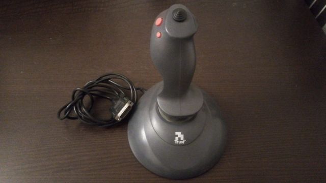 Joystick Trust para PC RETRO