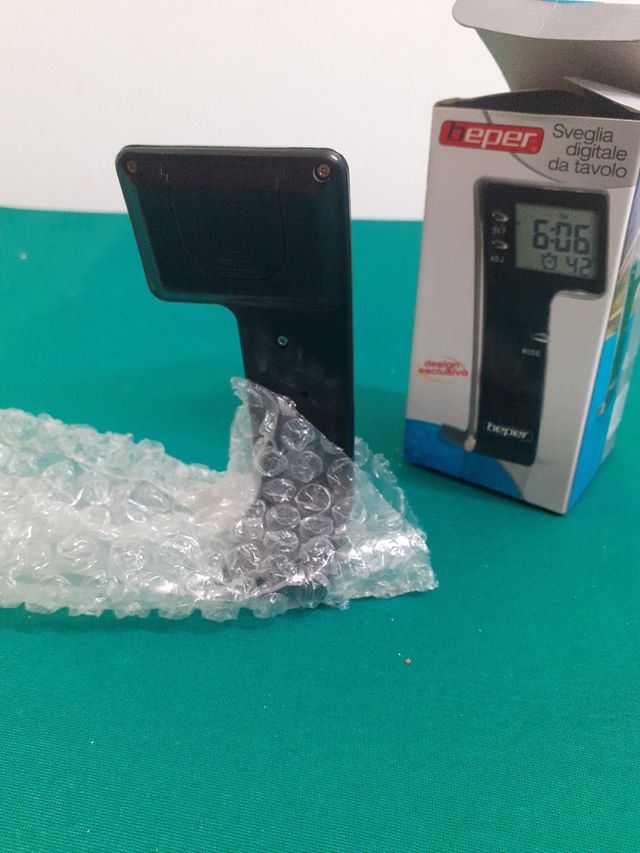 Orologio sveglia nuovo