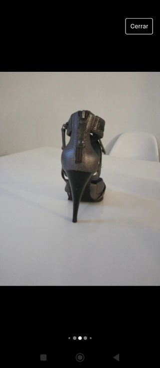 Zapatos tacón Guess