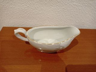 🇩🇪 Salsera de porcelana fina