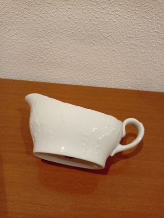 🇩🇪 Salsera de porcelana fina