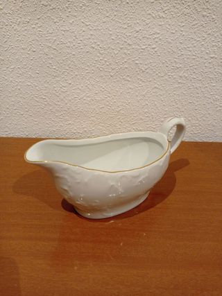 🇩🇪 Salsera de porcelana fina