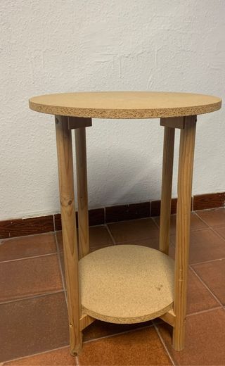 mesita de noche de madera