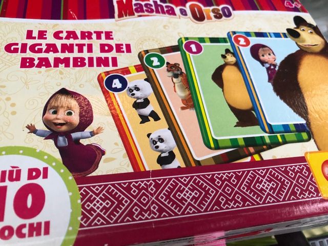 Sacca, borsetta e gioco di carte Masha ed orso