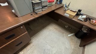 Mesa de escritorio o despacho. (Desmontable)