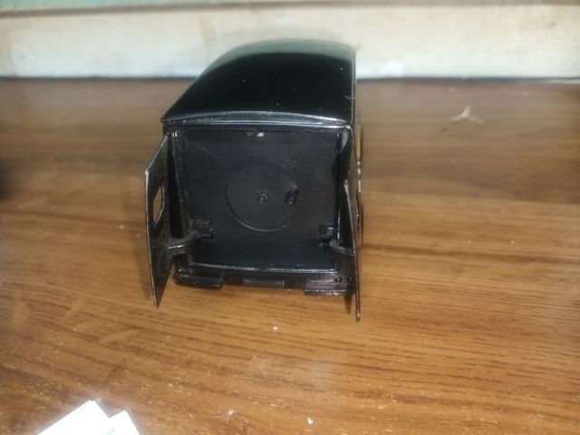 Furgoneta de metal (ASADOR DE POLLOS