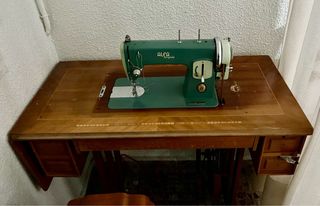 Maquina de coser.  Solo recogida.