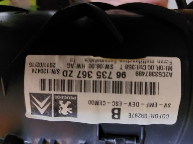 Rádio e display Peugeot rneg1