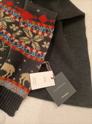 BUFANDA CON ETIQUETAS Y PRECIO