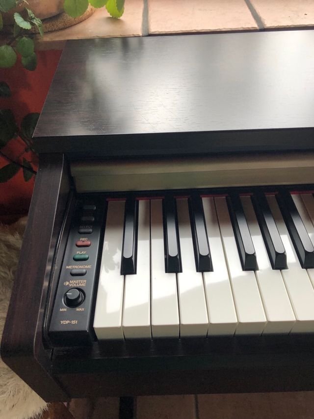 Pianoforte digitale Yamaha YDP 151 88 tasti pesati