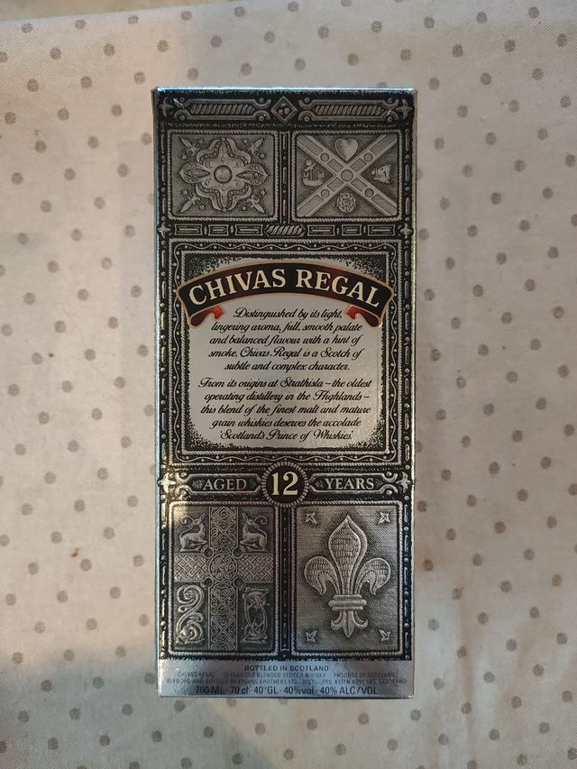 Cajas vacías whisky Chivas