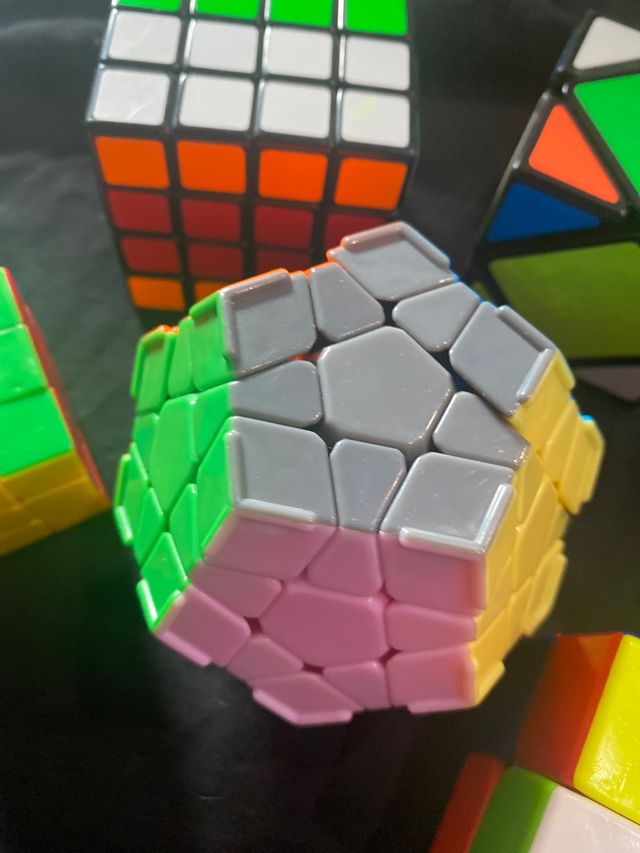 CUBOS RUBIK