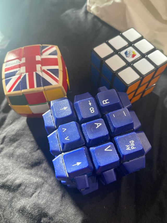 CUBOS RUBIK 3 RAROS