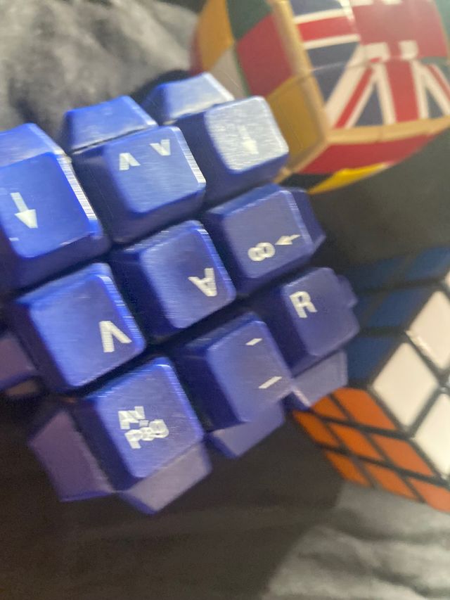 CUBOS RUBIK 3 RAROS