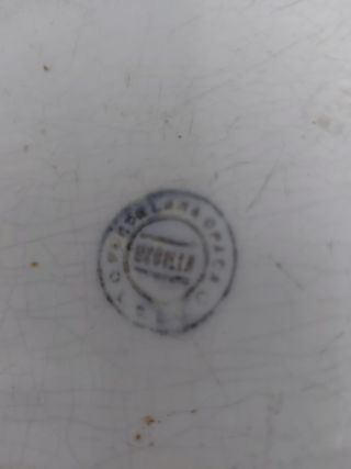 Fuente antigua, sellada, porcelana opaca