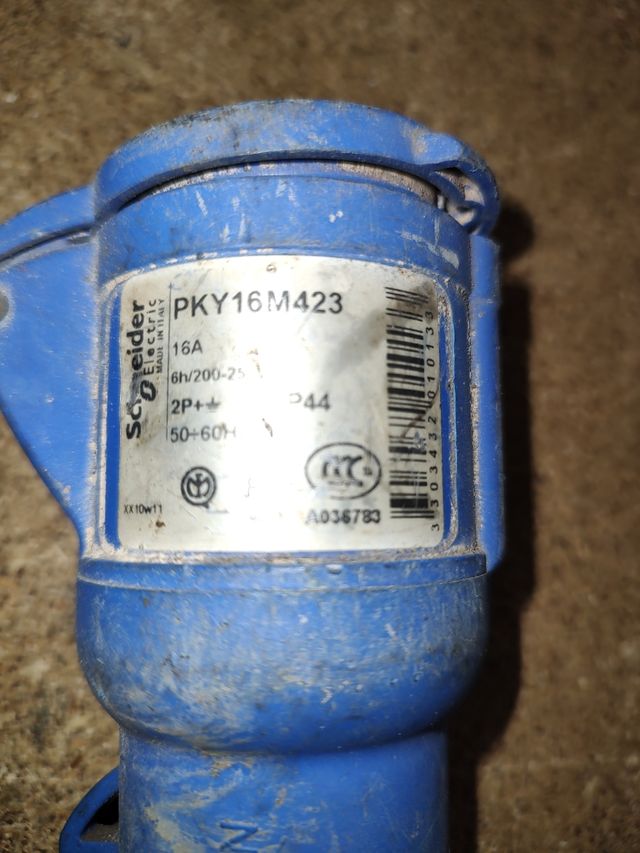 Clavija aérea 16A 2P+N