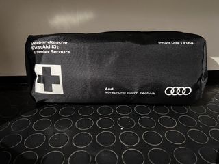 botiquin primeros auxilios audi OEM varias medidas