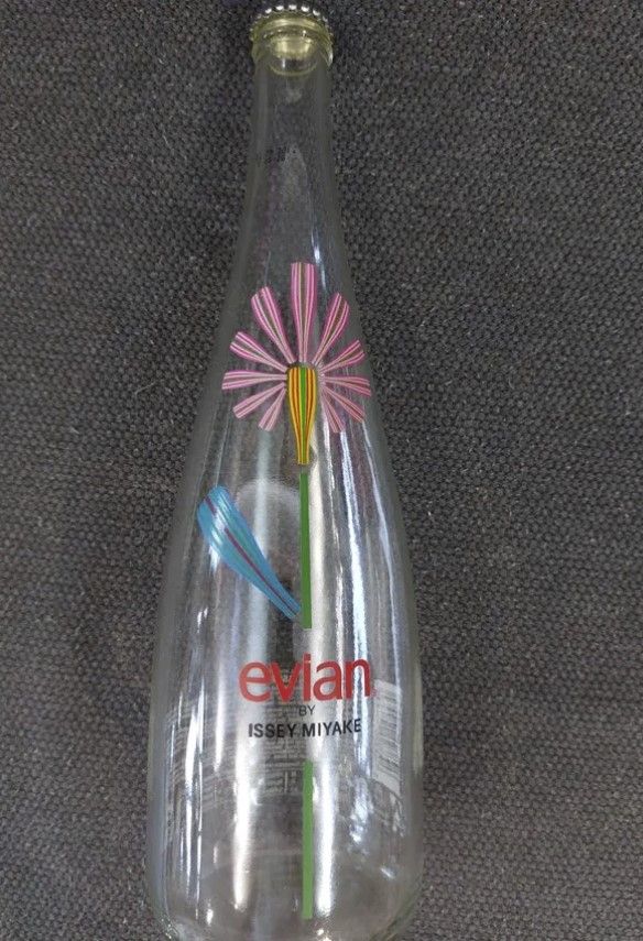 Botella Evian by Issey Miyake Edición Limitada