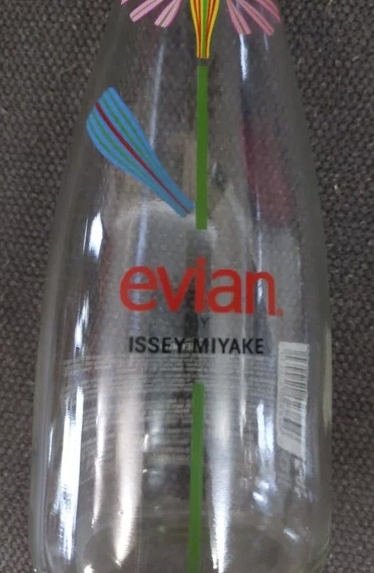 Botella Evian by Issey Miyake Edición Limitada