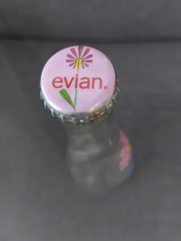 Botella Evian by Issey Miyake Edición Limitada