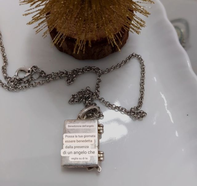 Collana con ciondolo