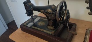Maquina de coser antigua