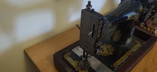 Maquina de coser antigua