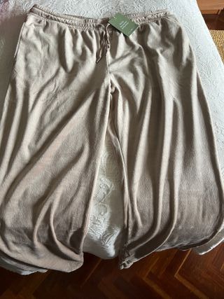 Pantalón beige terciopelo hm tallas grandes 