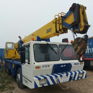 Grua LUNA GT-25/28  25 toneladas