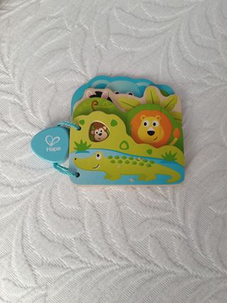 Libro bebé de madera Hape